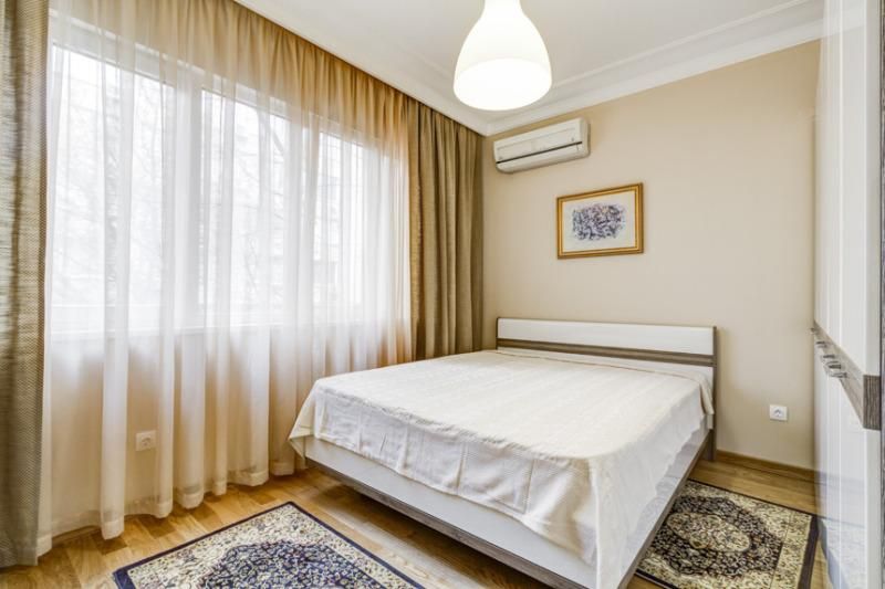 Дава се под наем Тристаен апартамент в София, Център - 160 кв.м за 2100 € - Снимка #6