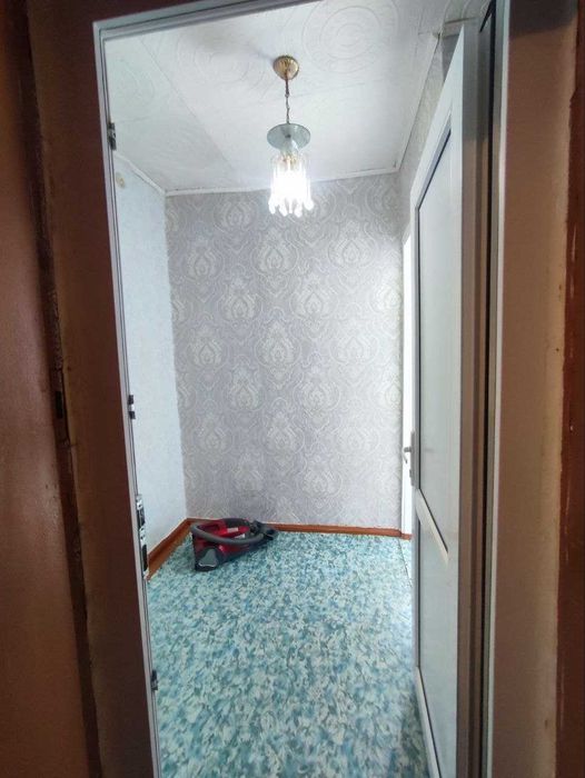 Продам однокомнатную в центре Тобыла