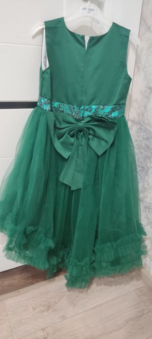 Продам новое платье