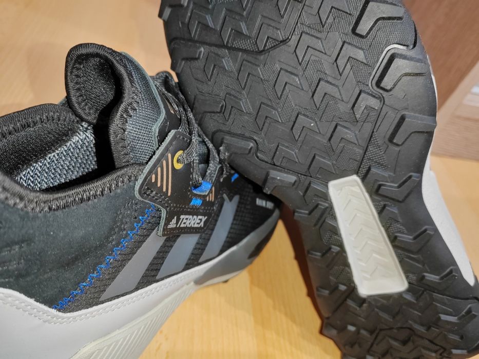 Нови мъжки зимни боти adidas 42