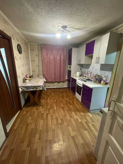 Продам дом в тихом районе.