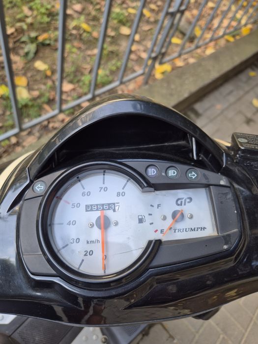 Scuter 49cc Triumph