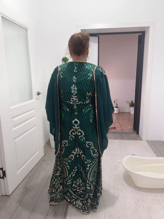 Продаются женские платья