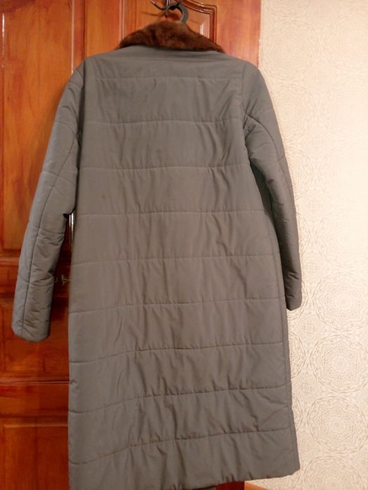 Женская куртка серая