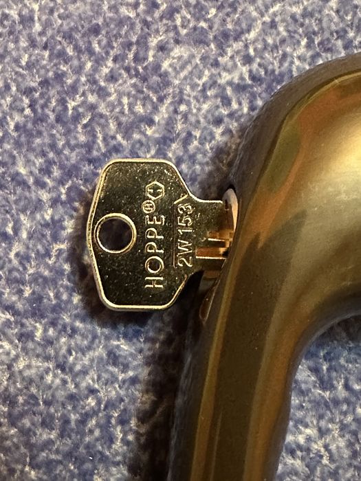 Продам оконные ручки Hoppe