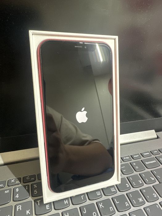 Продам Айфон 11 64GB RED
