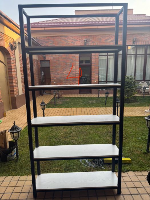 Продам стеллажи для магазина.