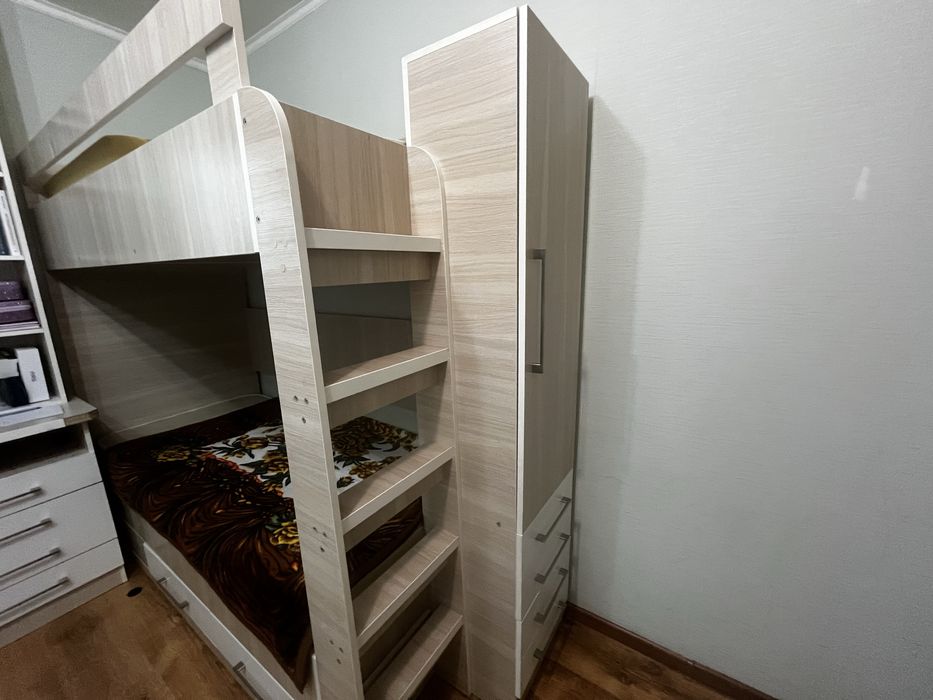 двухъярусная кровать