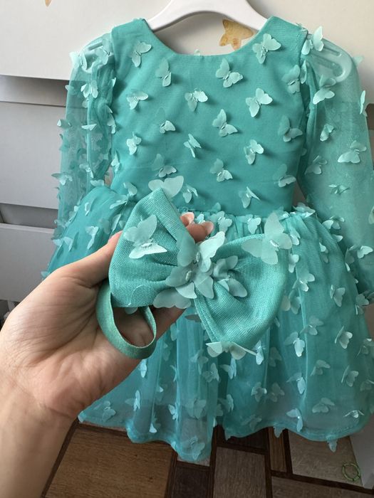 Продам нарядное платье для девочки