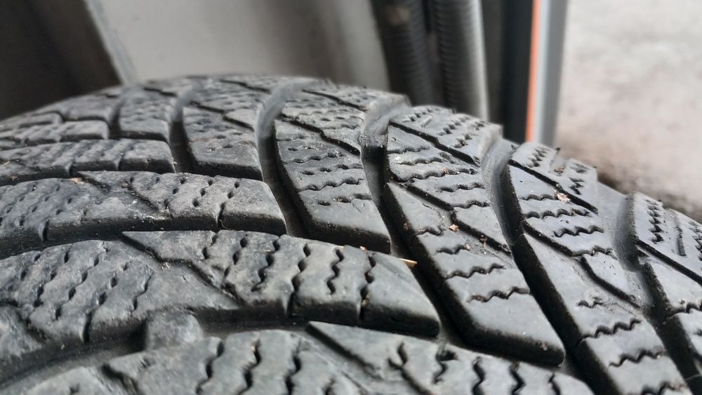 Гуми зимни 185/65R15 DOT: 3022
2 броя са по 25