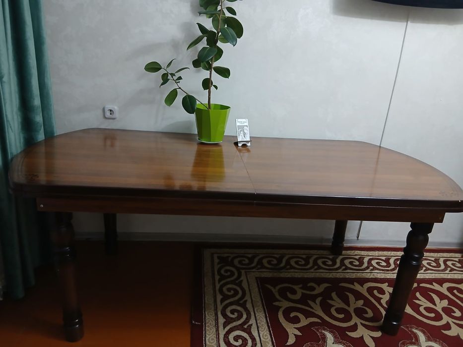 Продаю стол раздвижной