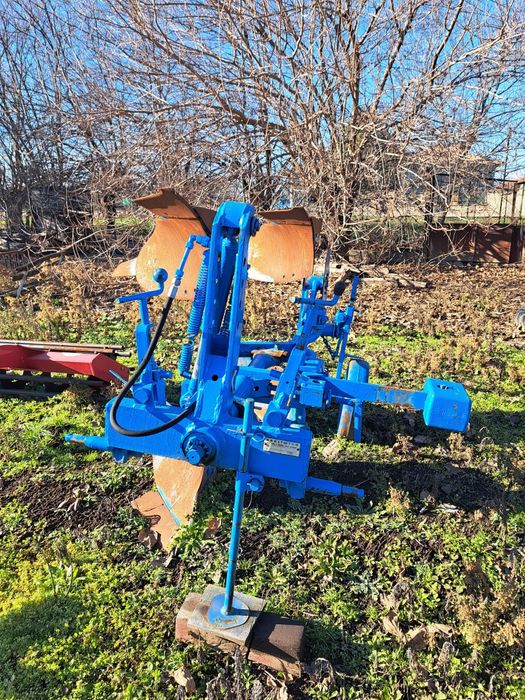 Продавам обръщателен плуг Rabewerk