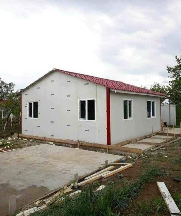 Vand case modulare pe structura metalica usoara