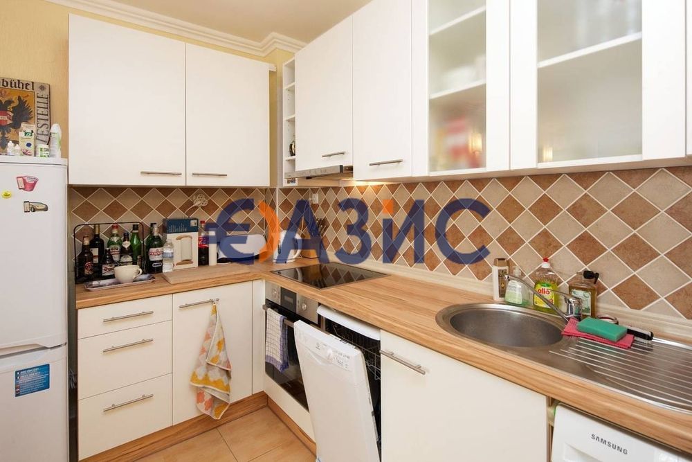 Продава се Двустаен апартамент в к.к. Слънчев бряг - 64 кв.м за 1360 €/кв.м - Снимка #2