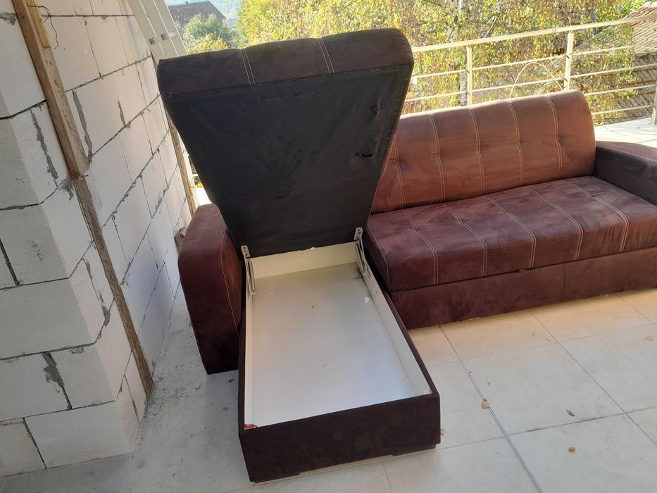 Разтегателен ъглов диван