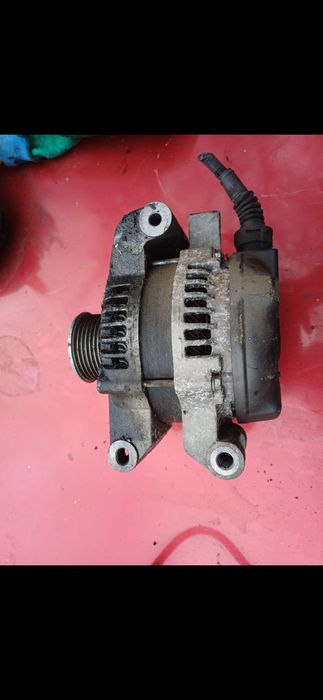 Динамо за тойота авенсис и версо 2.2 136,177 коня