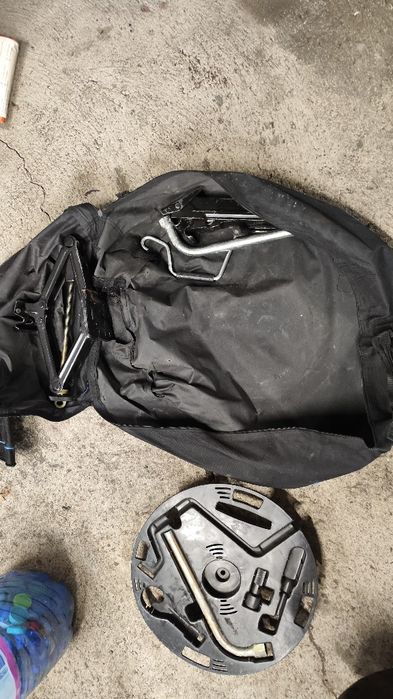 Резервна гума 5х112 16цола комплект с крик и ключ