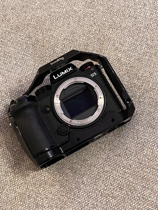Panasonic S5 cu cage inclus