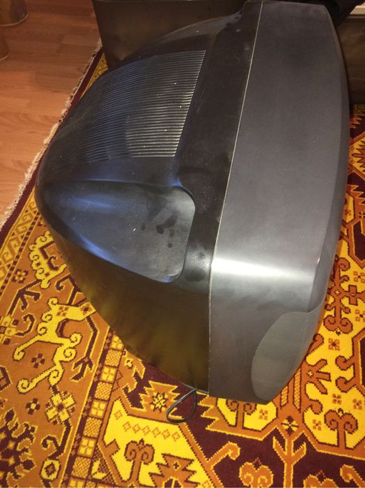 Продаю б/у телевизор LG