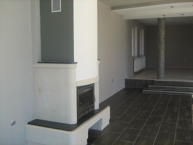 Продава се Къща в с. Здравец, Област Варна - 500 кв.м за 900 €/кв.м - Снимка #4