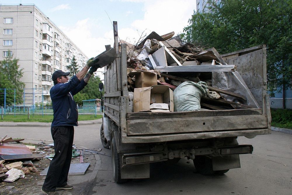 Вывоз старой мебели.  Вывоз мешков.  Вывоз мусора. Очистка под ключ