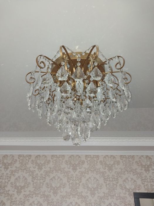 Продам люстру модель Дубай