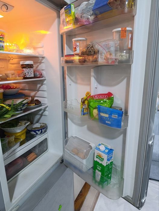 Холодильник LG сотилади холати яхши зур ишлайди продаётся холодильник