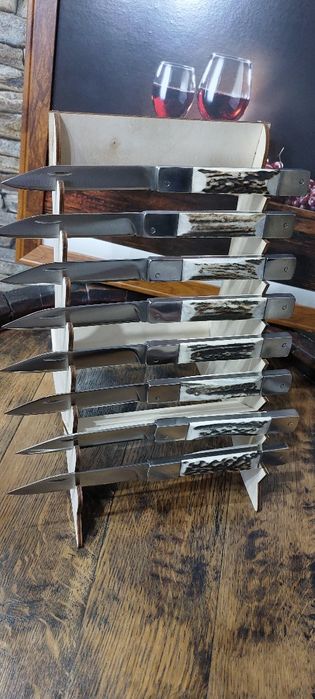 Briceag facut manual cu maner din corn de cerb cu teaca