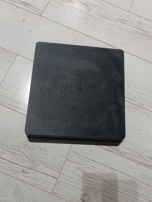 Playstation 4 slim