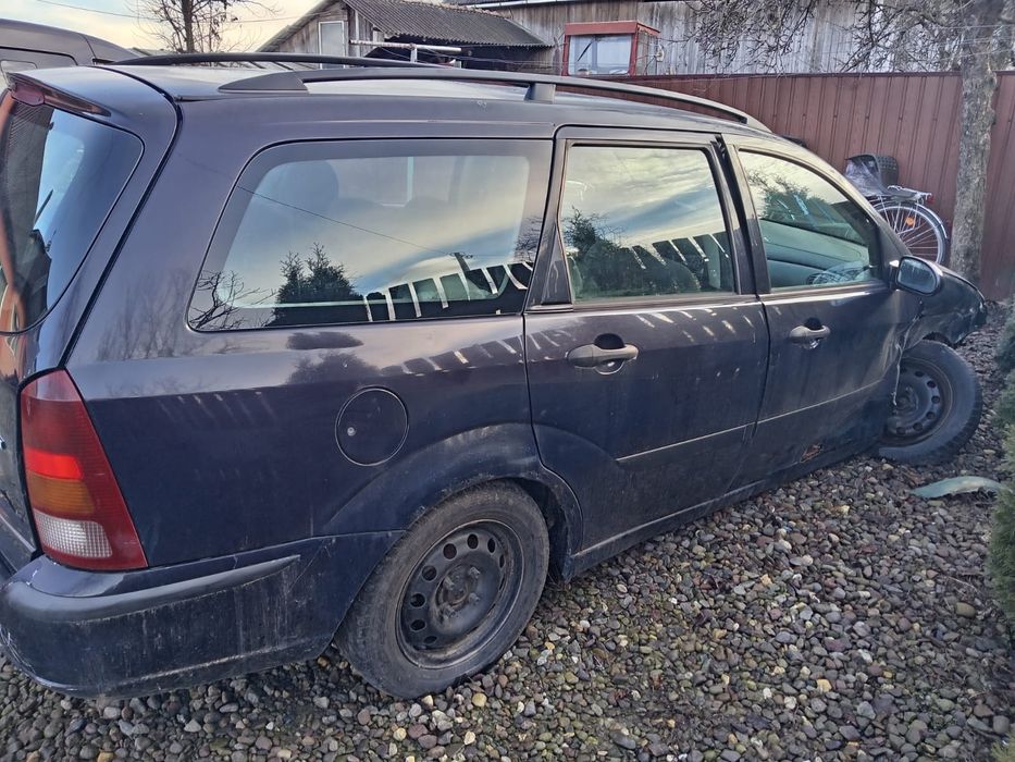 Dezmembrez Ford Focus