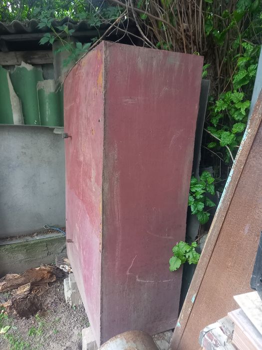 Бак для воды или бассейн