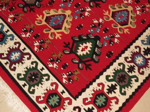 Оригинален чипровски килим