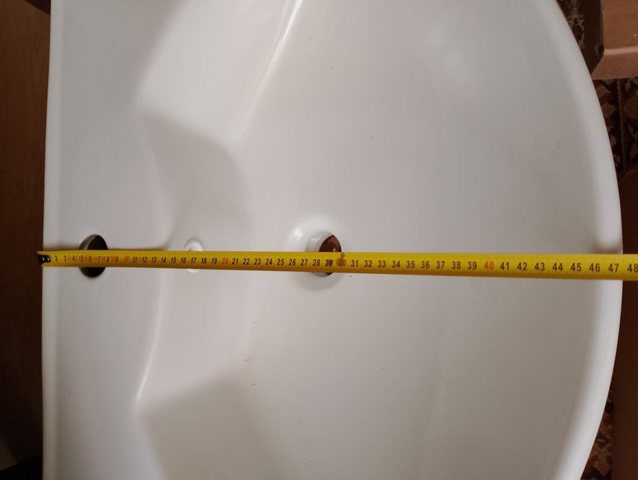 Бяла порцеланова мивка-намалявам