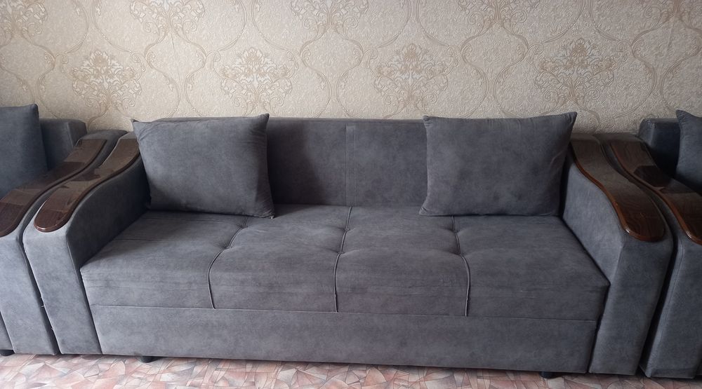 Продам диван б/у.