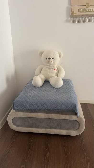 Диван жақсы сапада 3/4 бөлек 1 метр