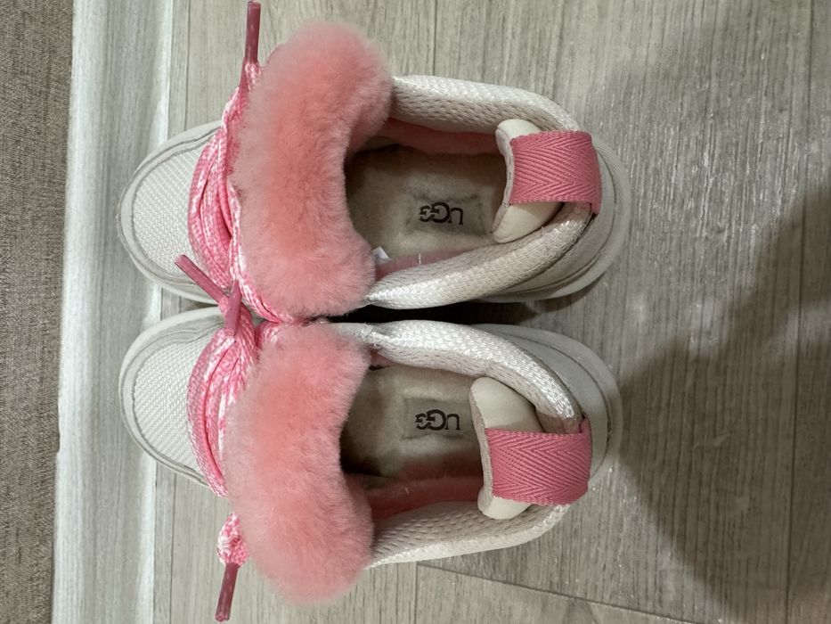 Зимние крссовки UGG оригинал