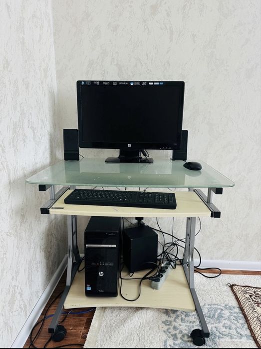 Компьютерный стол + полный комплект (готовое рабочее место)