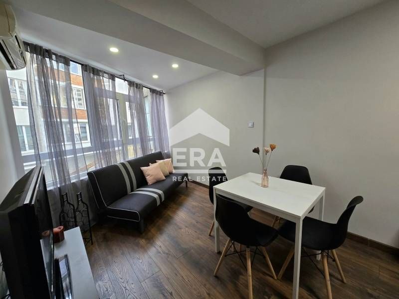 Дава се под наем Тристаен апартамент в Варна, Лятно кино Тракия - 57 кв.м за 614 € - Снимка #2