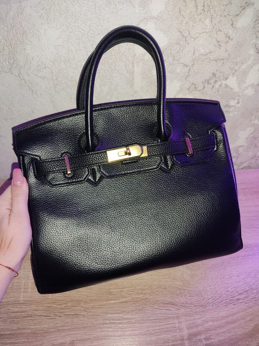 Продам женскую сумочку.