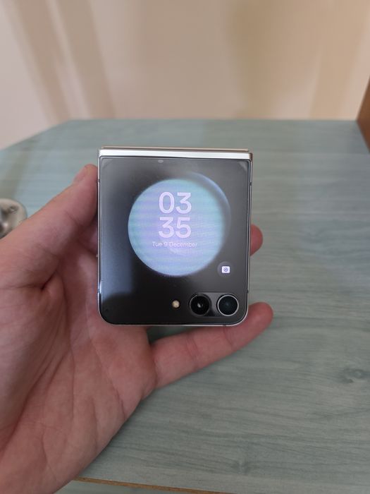 Samsung Z Flip 5