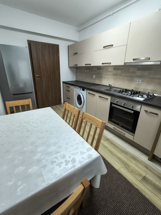 Închiriez apartament 2 camere cetate noi