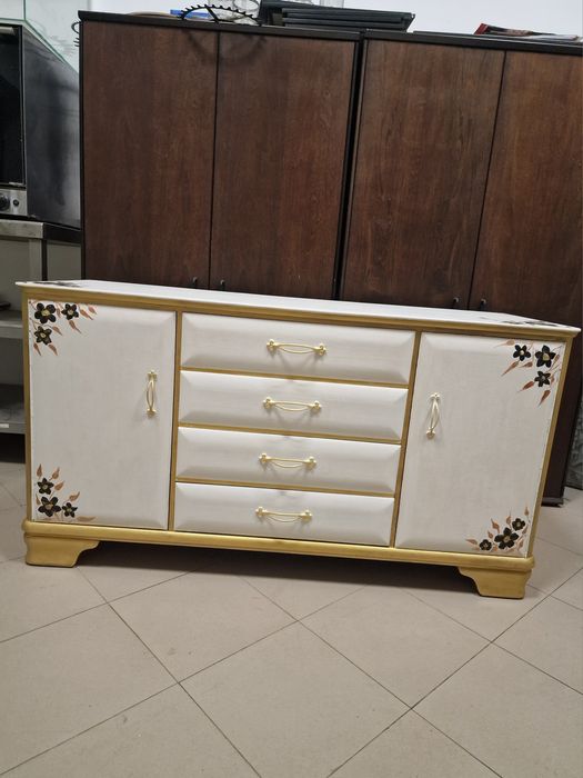 Vând comodă reconditionata pictată manual