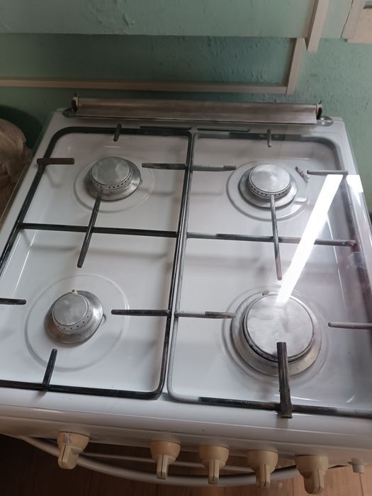 Срочно продаю газовую плиту.