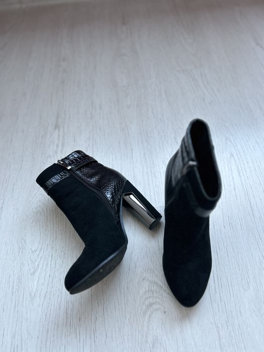 Дамски боти на ток