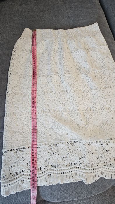 Fustă din dantelă elastică