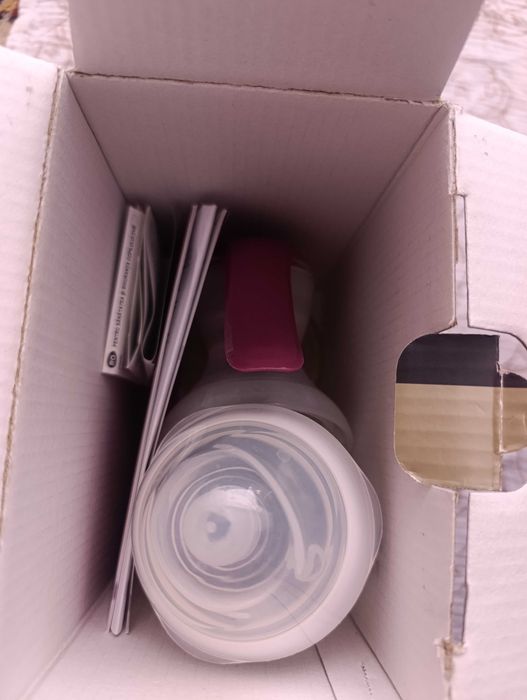 2 Помпи за кърма Tommee Tippee ръчна и електрическа