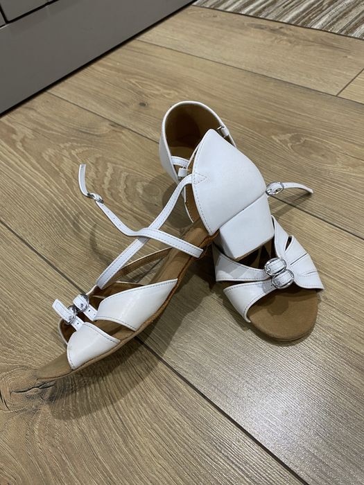 Продам танцевальные туфли