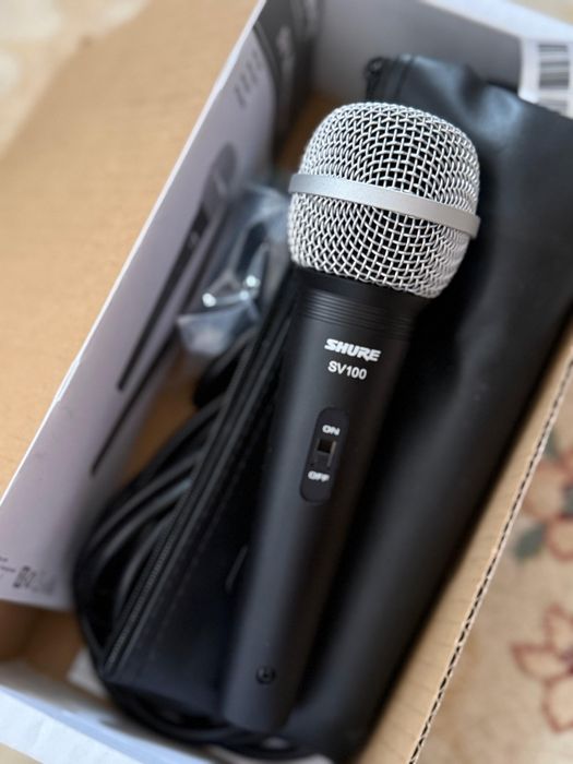 Микрофон Shure SV100-WA черный.