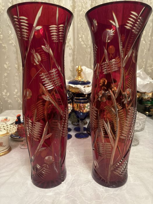 Продается ваза 2 шт и бакалы 6 шт