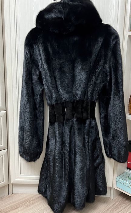 Продам норковую шубу.